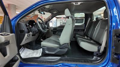 2017 Ford F-150 XL 4DR EXTENDED CAB 4X4   - Photo 10 - Hamilton, OH 45015