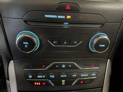 2017 Ford Edge SEL   - Photo 17 - Hamilton, OH 45015