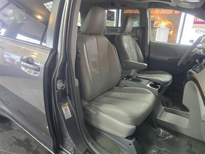 2011 Toyota Sienna XLE 8-Passenger 4DR MINI-VAN   - Photo 16 - Hamilton, OH 45015