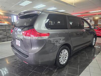 2011 Toyota Sienna XLE 8-Passenger 4DR MINI-VAN   - Photo 7 - Hamilton, OH 45015