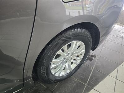 2011 Toyota Sienna XLE 8-Passenger 4DR MINI-VAN   - Photo 31 - Hamilton, OH 45015