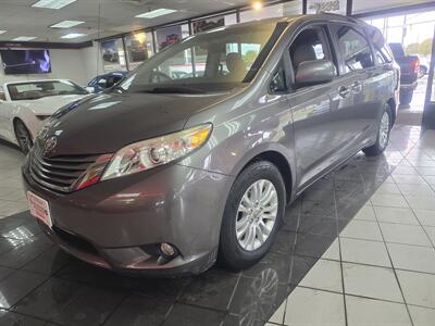 2011 Toyota Sienna XLE 8-Passenger 4DR MINI-VAN   - Photo 1 - Hamilton, OH 45015