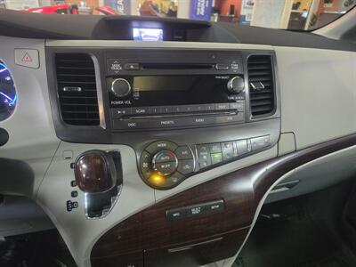 2011 Toyota Sienna XLE 8-Passenger 4DR MINI-VAN   - Photo 23 - Hamilton, OH 45015