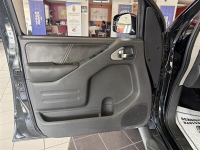 2019 Nissan Frontier PRO-4X 4DR CREWCAB 4X4   - Photo 8 - Hamilton, OH 45015