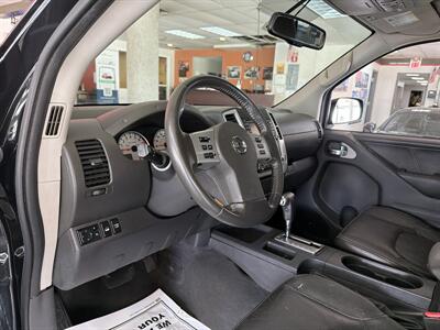 2019 Nissan Frontier PRO-4X 4DR CREWCAB 4X4   - Photo 9 - Hamilton, OH 45015