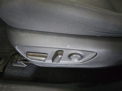 2022 Toyota RAV4 XLE 4DR SUV AWD - Photo 18 - Hamilton, OH 45015