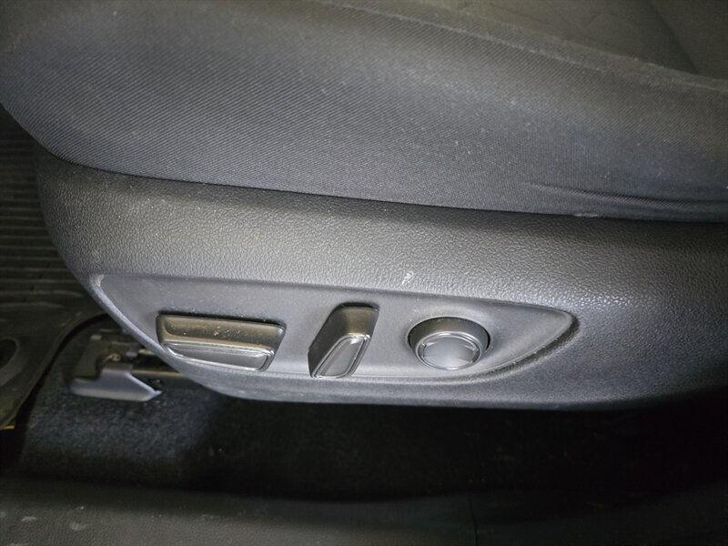 2022 Toyota RAV4 XLE 4DR SUV AWD - Photo 18 - Hamilton, OH 45015