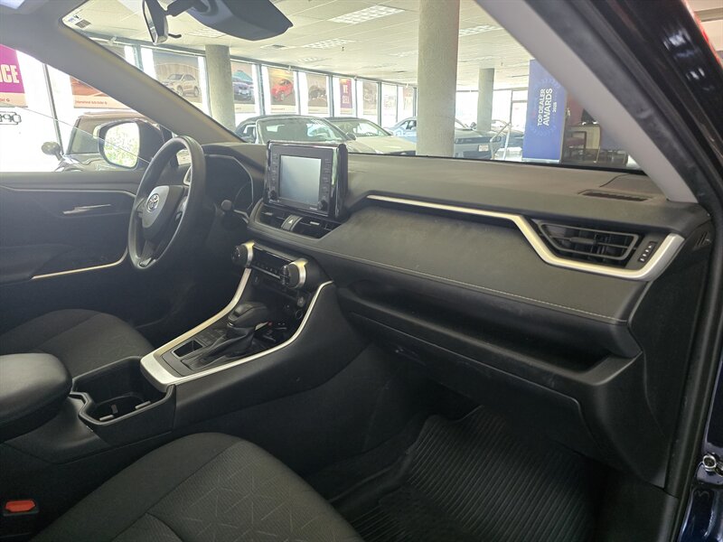2022 Toyota RAV4 XLE 4DR SUV AWD - Photo 13 - Hamilton, OH 45015