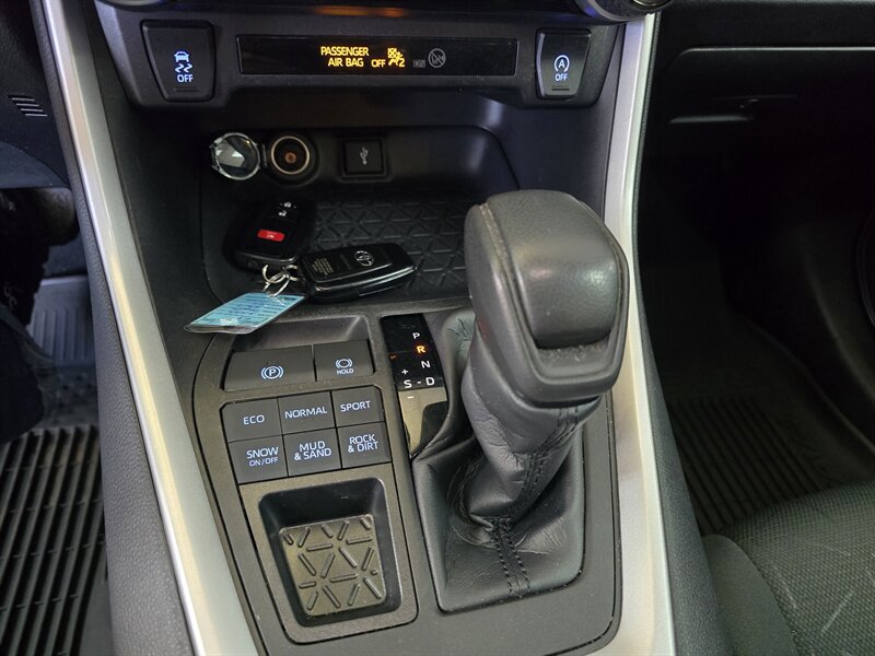 2022 Toyota RAV4 XLE 4DR SUV AWD - Photo 23 - Hamilton, OH 45015