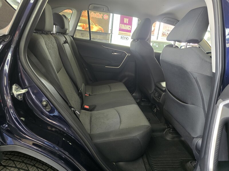 2022 Toyota RAV4 XLE 4DR SUV AWD - Photo 16 - Hamilton, OH 45015