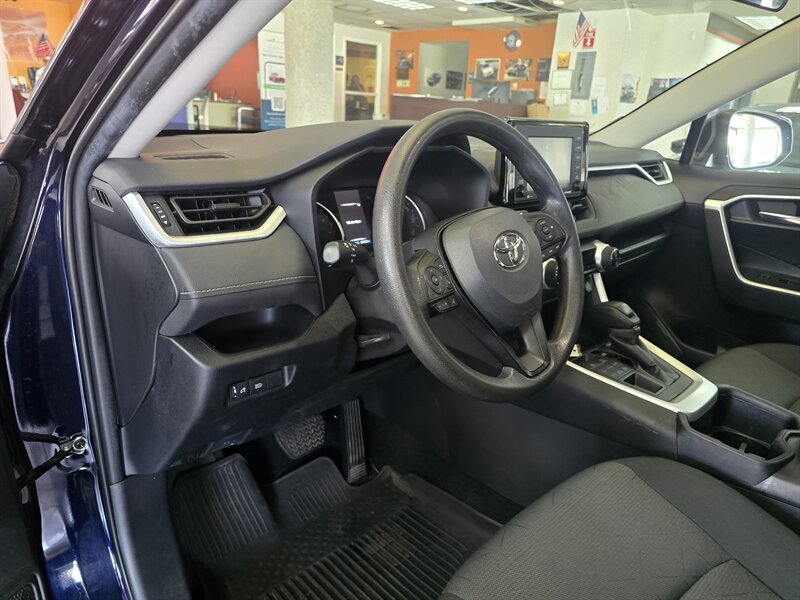 2022 Toyota RAV4 XLE 4DR SUV AWD - Photo 8 - Hamilton, OH 45015