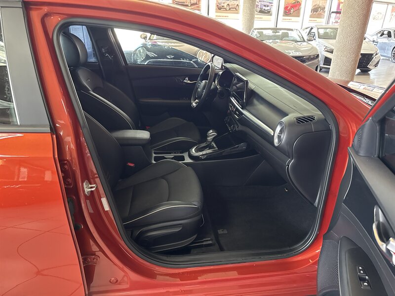 2023 Kia Forte GT-Line - Photo 27 - Hamilton, OH 45015