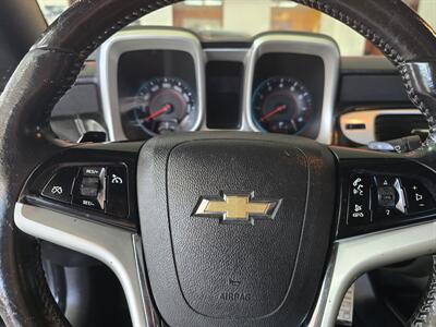 2015 Chevrolet Camaro LT 2DR CONVERTIBLE   - Photo 20 - Hamilton, OH 45015