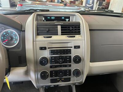 2012 Ford Escape XLT   - Photo 14 - Hamilton, OH 45015