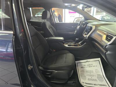 2017 GMC Acadia SLE-2 4DR SUV   - Photo 13 - Hamilton, OH 45015
