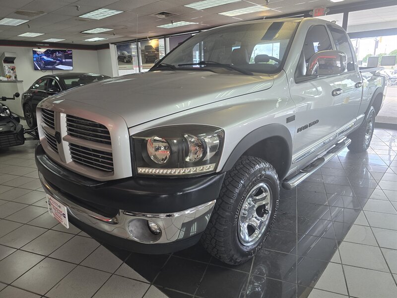 2007 Dodge Ram 1500 Laramie - Photo 1 - Hamilton, OH 45015