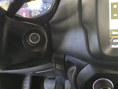 2023 Jeep Renegade Latitude 4DR SUV 4X4   - Photo 24 - Hamilton, OH 45015