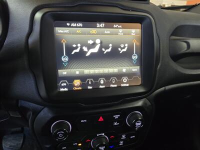 2023 Jeep Renegade Latitude 4DR SUV 4X4   - Photo 21 - Hamilton, OH 45015