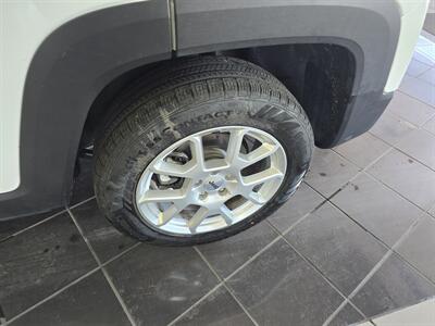 2023 Jeep Renegade Latitude 4DR SUV 4X4   - Photo 34 - Hamilton, OH 45015