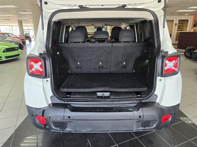 2023 Jeep Renegade Latitude 4DR SUV 4X4   - Photo 32 - Hamilton, OH 45015
