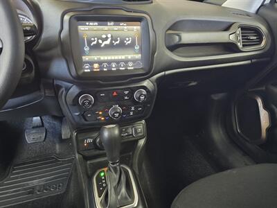 2023 Jeep Renegade Latitude 4DR SUV 4X4   - Photo 19 - Hamilton, OH 45015
