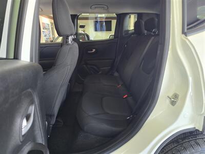 2023 Jeep Renegade Latitude 4DR SUV 4X4   - Photo 11 - Hamilton, OH 45015