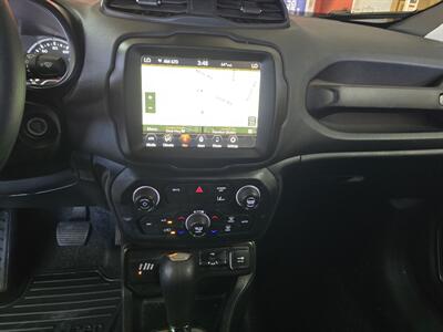 2023 Jeep Renegade Latitude 4DR SUV 4X4   - Photo 26 - Hamilton, OH 45015