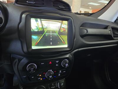 2023 Jeep Renegade Latitude 4DR SUV 4X4   - Photo 22 - Hamilton, OH 45015
