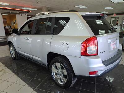 2011 Jeep Compass Sport 4DR SUV 4X4   - Photo 19 - Hamilton, OH 45015