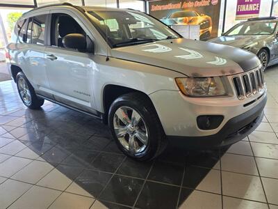 2011 Jeep Compass Sport 4DR SUV 4X4   - Photo 4 - Hamilton, OH 45015