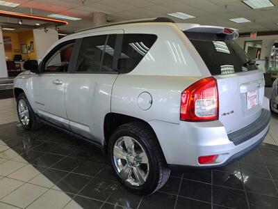 2011 Jeep Compass Sport 4DR SUV 4X4   - Photo 7 - Hamilton, OH 45015