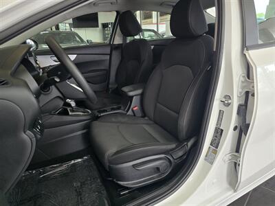 2023 Kia Forte LXS 4DR SEDAN - Photo 9 - Hamilton, OH 45015