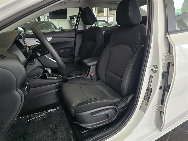 2023 Kia Forte LXS 4DR SEDAN - Photo 9 - Hamilton, OH 45015