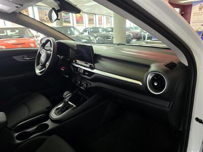 2023 Kia Forte LXS 4DR SEDAN - Photo 13 - Hamilton, OH 45015