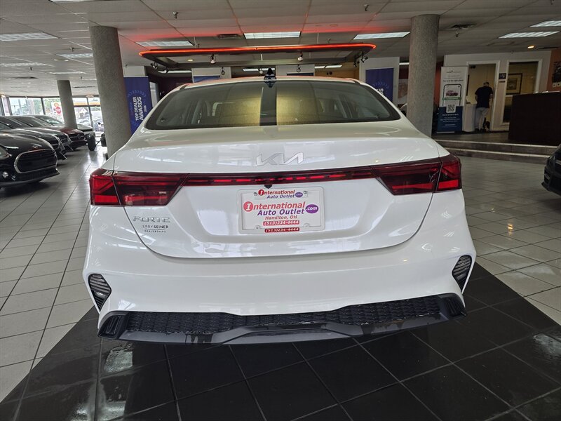 2023 Kia Forte LXS 4DR SEDAN - Photo 5 - Hamilton, OH 45015