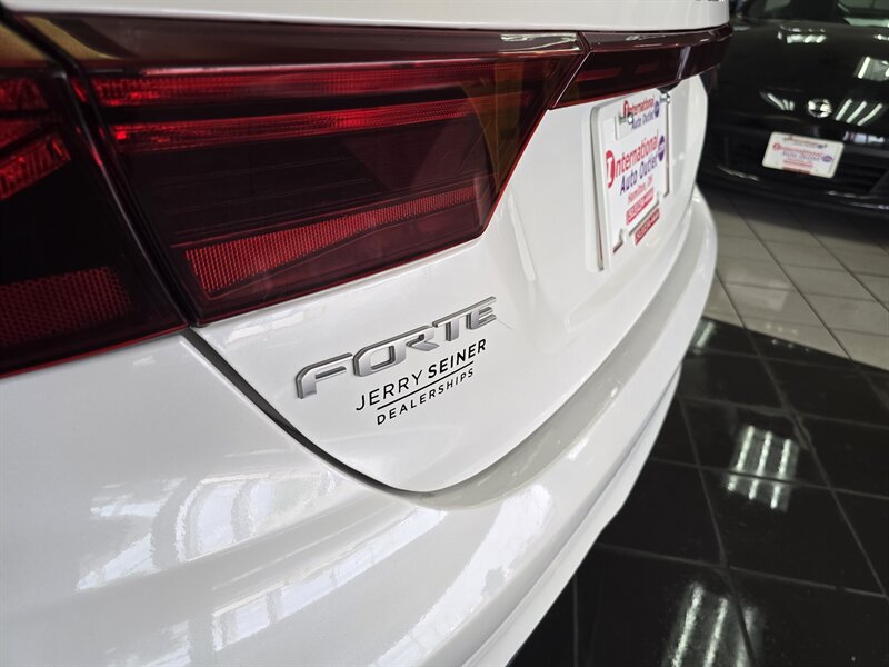 2023 Kia Forte LXS 4DR SEDAN - Photo 27 - Hamilton, OH 45015