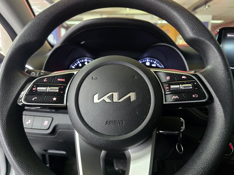 2023 Kia Forte LXS 4DR SEDAN - Photo 23 - Hamilton, OH 45015