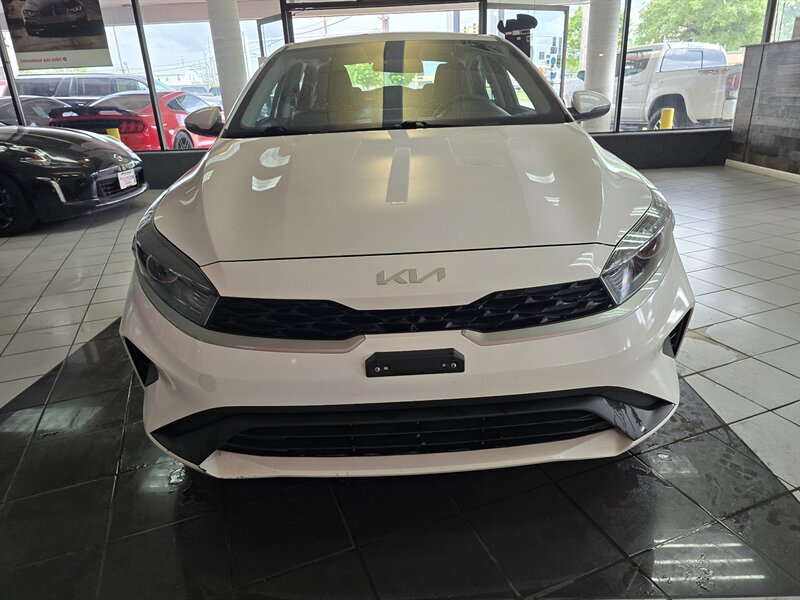 2023 Kia Forte LXS 4DR SEDAN - Photo 2 - Hamilton, OH 45015