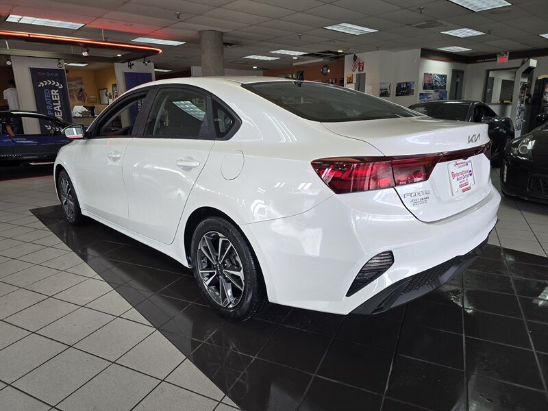 2023 Kia Forte LXS 4DR SEDAN - Photo 6 - Hamilton, OH 45015