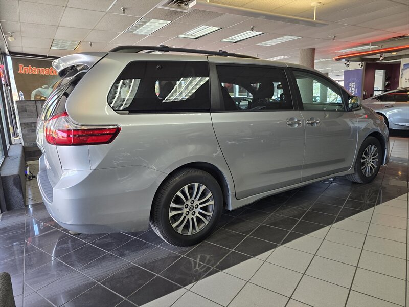2019 Toyota Sienna XLE 7-Passenger 4DR MINI-VAN - Photo 4 - Hamilton, OH 45015
