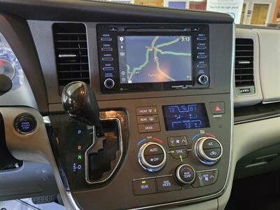 2019 Toyota Sienna XLE 7-Passenger 4DR MINI-VAN - Photo 28 - Hamilton, OH 45015
