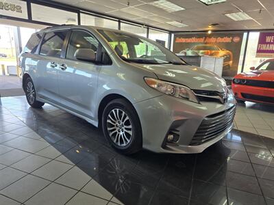 2019 Toyota Sienna XLE 7-Passenger 4DR MINI-VAN - Photo 3 - Hamilton, OH 45015