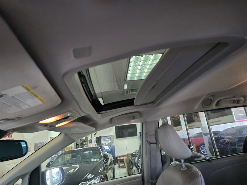 2019 Toyota Sienna XLE 7-Passenger 4DR MINI-VAN - Photo 31 - Hamilton, OH 45015