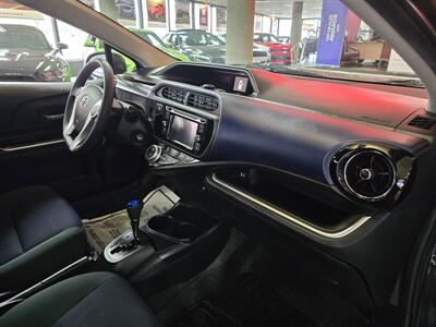 2016 Toyota Prius c Two 4DR HATCHBACK   - Photo 13 - Hamilton, OH 45015