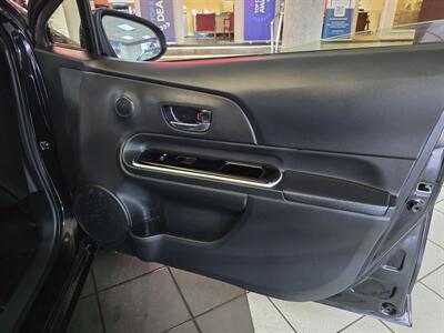 2016 Toyota Prius c Two 4DR HATCHBACK   - Photo 14 - Hamilton, OH 45015