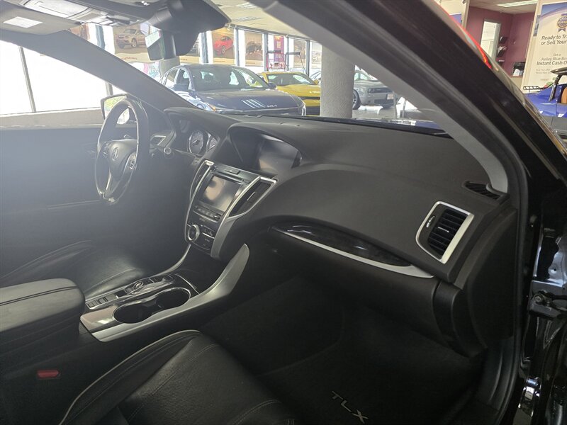 2019 Acura TLX SH-AWD V6 w/Tech - Photo 14 - Hamilton, OH 45015