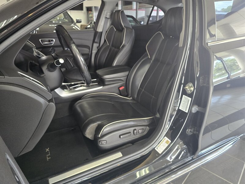 2019 Acura TLX SH-AWD V6 w/Tech - Photo 10 - Hamilton, OH 45015