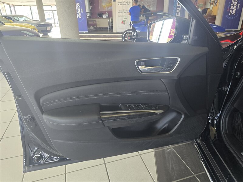 2019 Acura TLX SH-AWD V6 w/Tech - Photo 8 - Hamilton, OH 45015