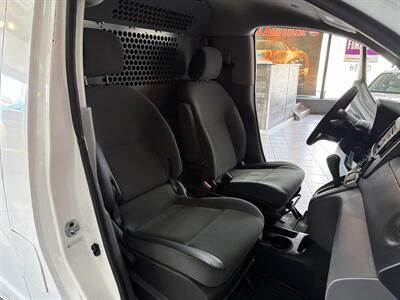 2015 Nissan NV200 S   - Photo 18 - Hamilton, OH 45015