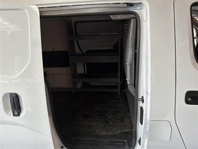 2015 Nissan NV200 S   - Photo 21 - Hamilton, OH 45015